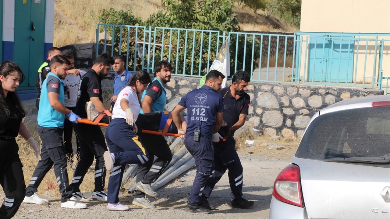Şırnak'ta Trafik Kazası: Anne Ve Bebeği Ağır Yaralandı