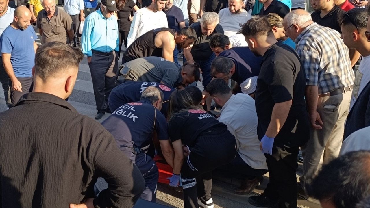 Sivas'ta Motosiklet Kazası Güvenlik Kamerasında