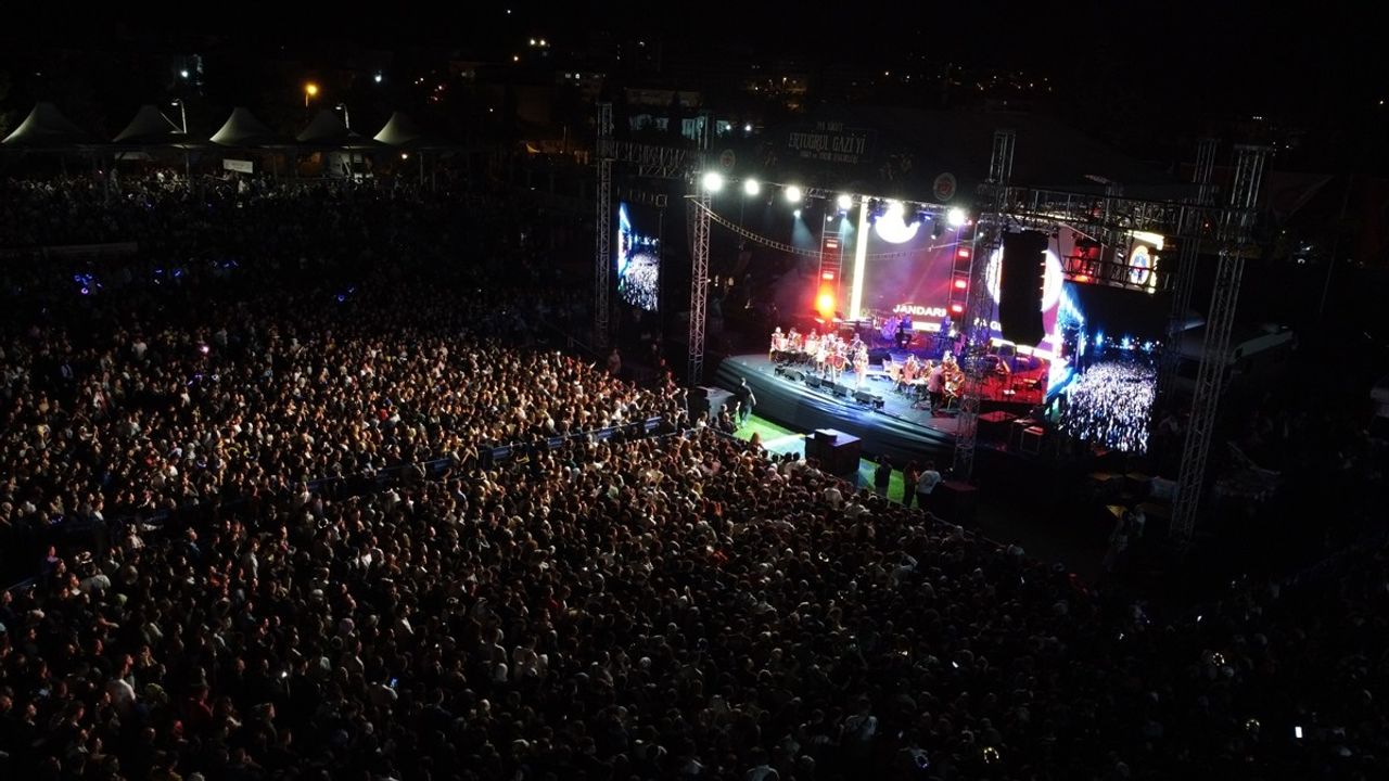 Söğüt'te 744. Ertuğrul Gazi'yi Anma ve Yörük Şenlikleri'nde Konser Verildi