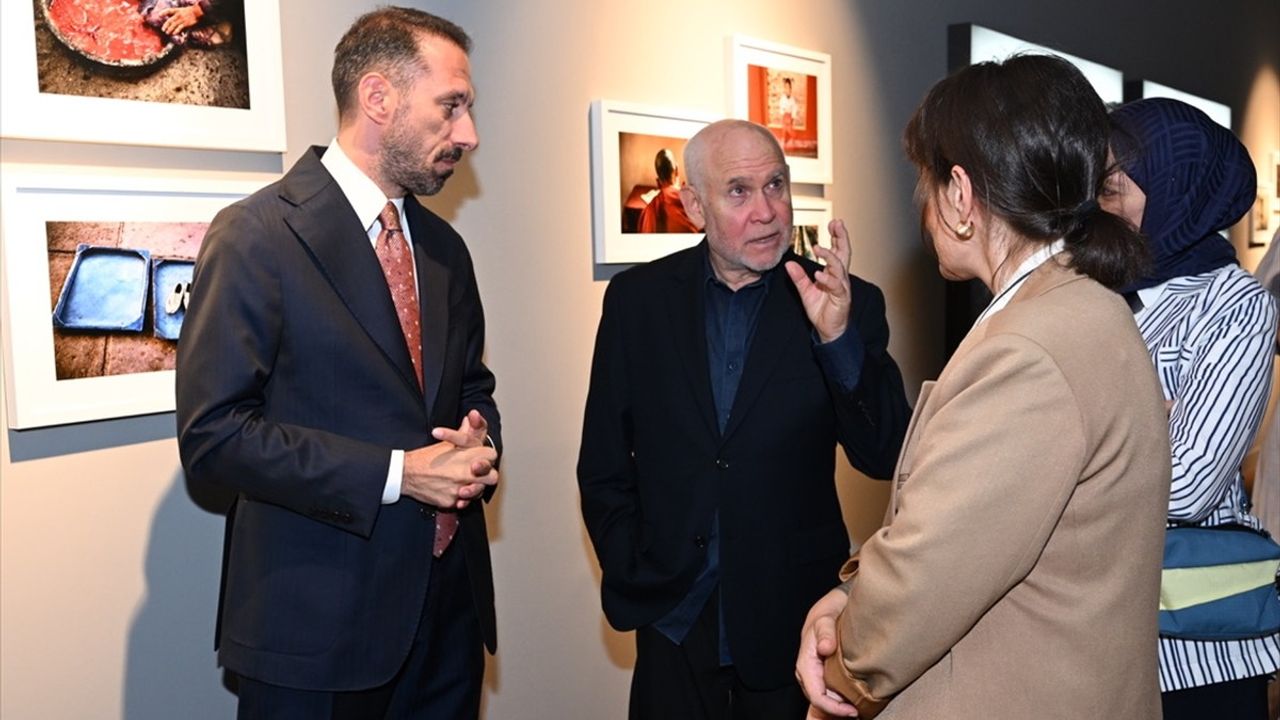 Steve McCurry'nin İstanbul'daki "The Haunted Eye" Sergisi Açıldı