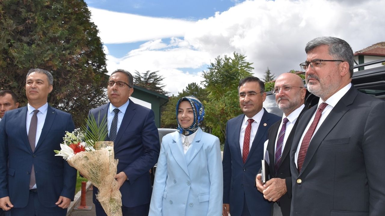 Tarım ve Orman Bakan Yardımcısı Gümen, Afyonkarahisar'da Bir Dizi Ziyaret Gerçekleştirdi
