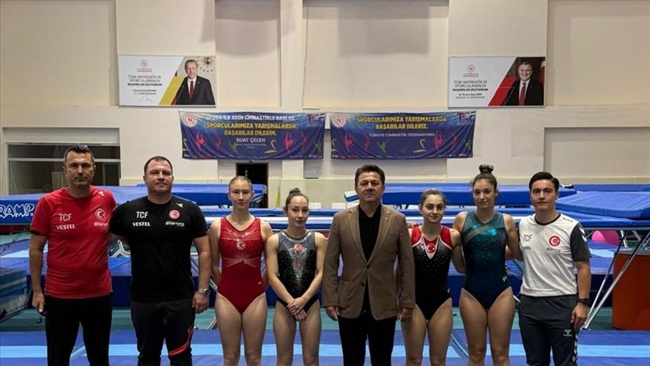 TCF Başkanı Suat Çelen, Kadın Milli Takımı Ziyaret Etti