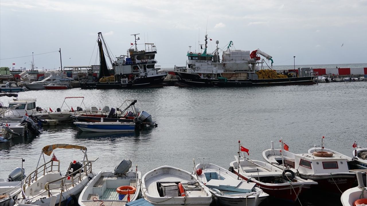 Tekirdağ'da Poyraz Deniz Ulaşımını Olumsuz Etkiliyor