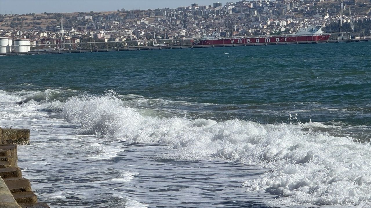 Tekirdağ'da Poyraz Etkisi: Deniz Ulaşımında Aksamalar