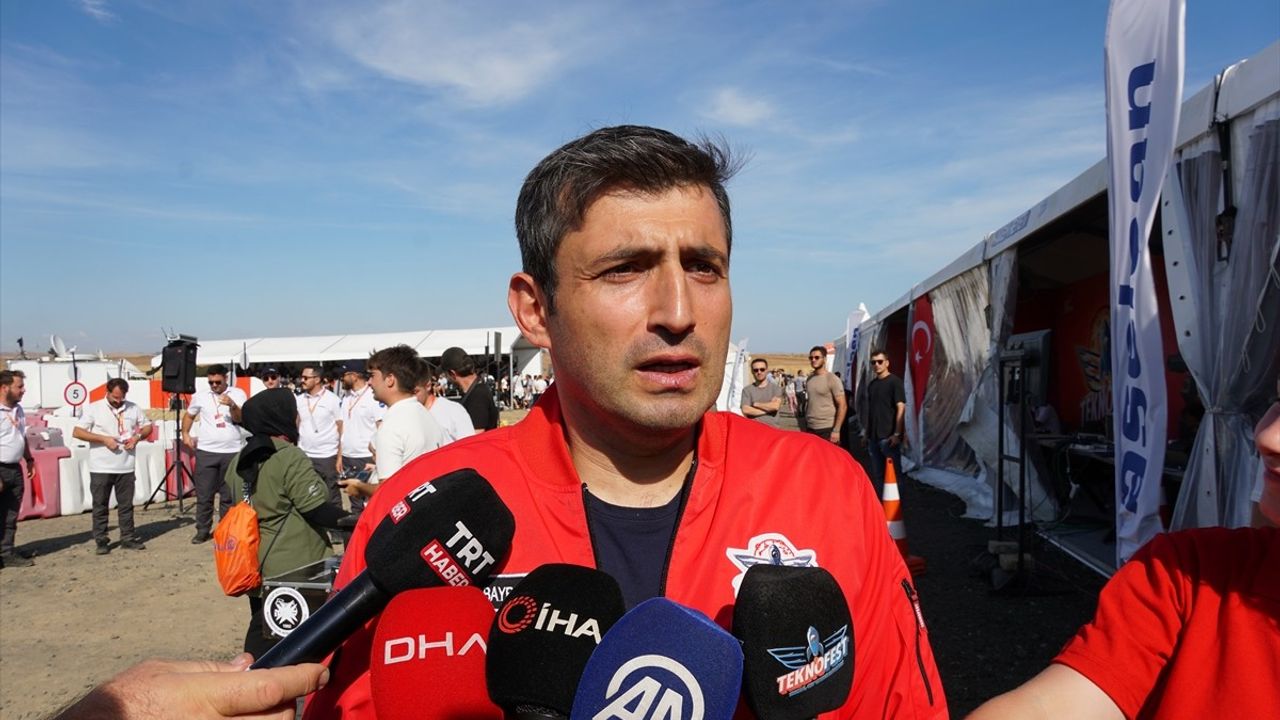 TEKNOFEST İnsansız Kara Aracı Yarışması'nda Gençlerle Buluşma