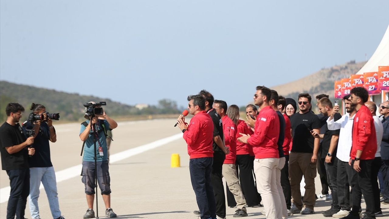 TEKNOFEST Savaşan İHA Yarışması'nda Bayraktar'dan Gençlere Mesaj