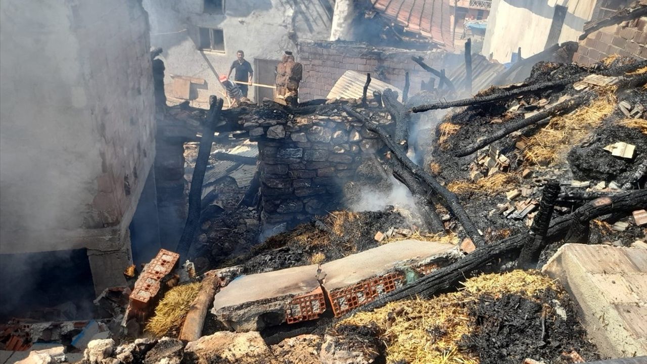 Tokat'ta Yangın Felaketi: Ev ve Samanlık Kül Oldu