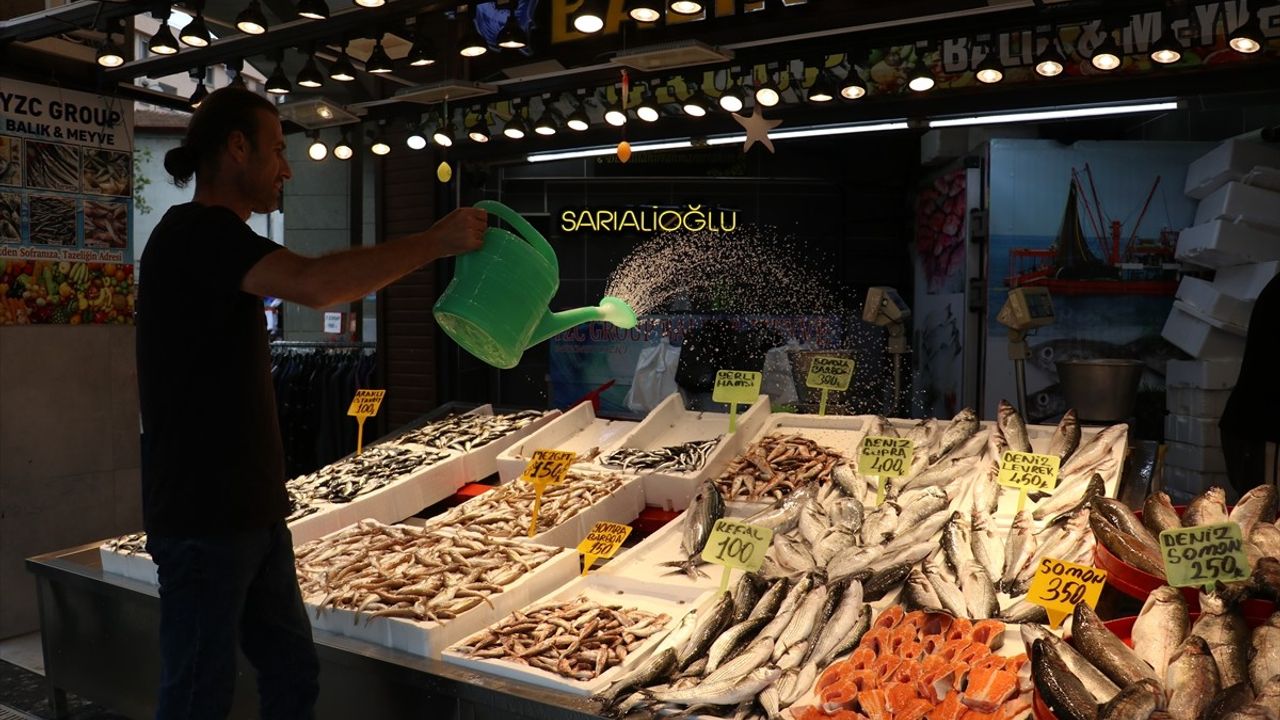 Trabzon'da Balık Tezgahları Şenlik Yaşıyor