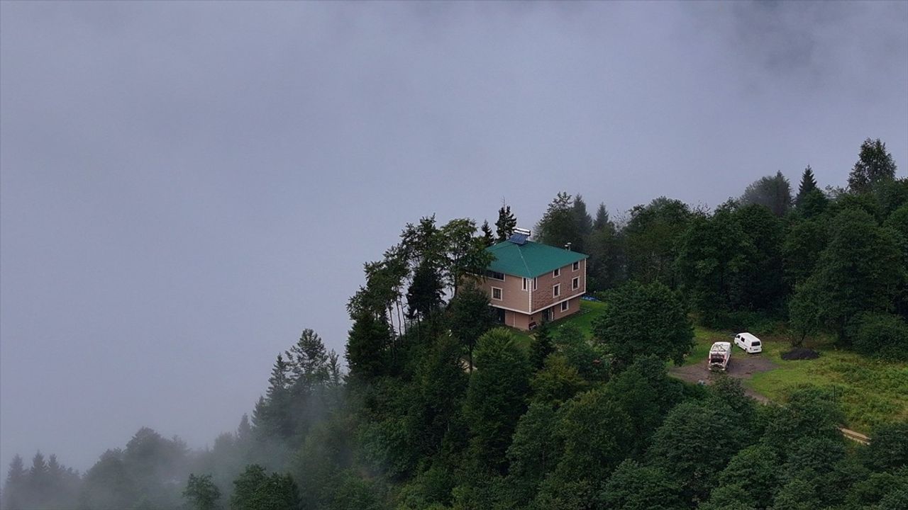 Trabzon'un Yüksek Kesimlerinde Görülen Sis Manzarası