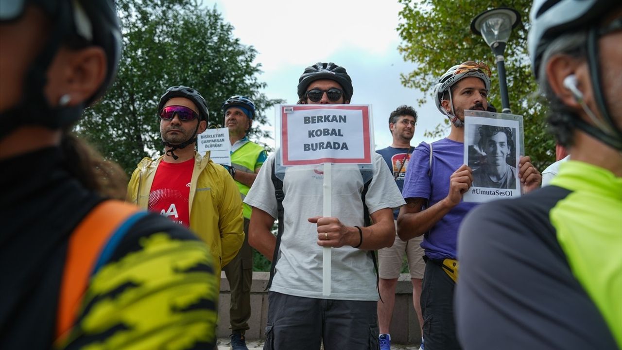 Triatlet Berkan Kobal İçin Protesto Gösterisi Düzenlendi