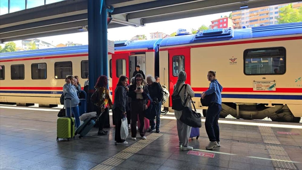 Turistik Karaelmas Ekspresi Zonguldak’a Geldi