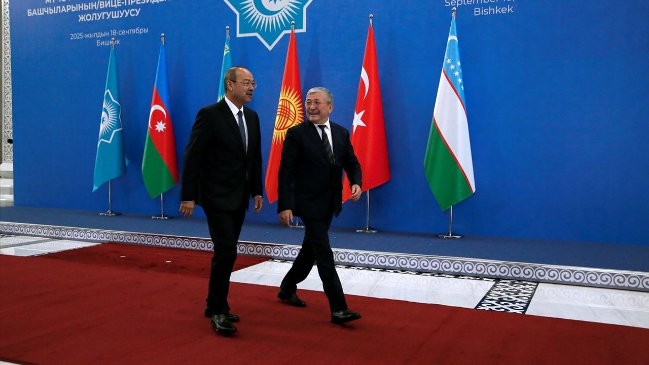 Türk Devletleri Teşkilatı'nın İlk Toplantısı Bişkek'te Gerçekleşti