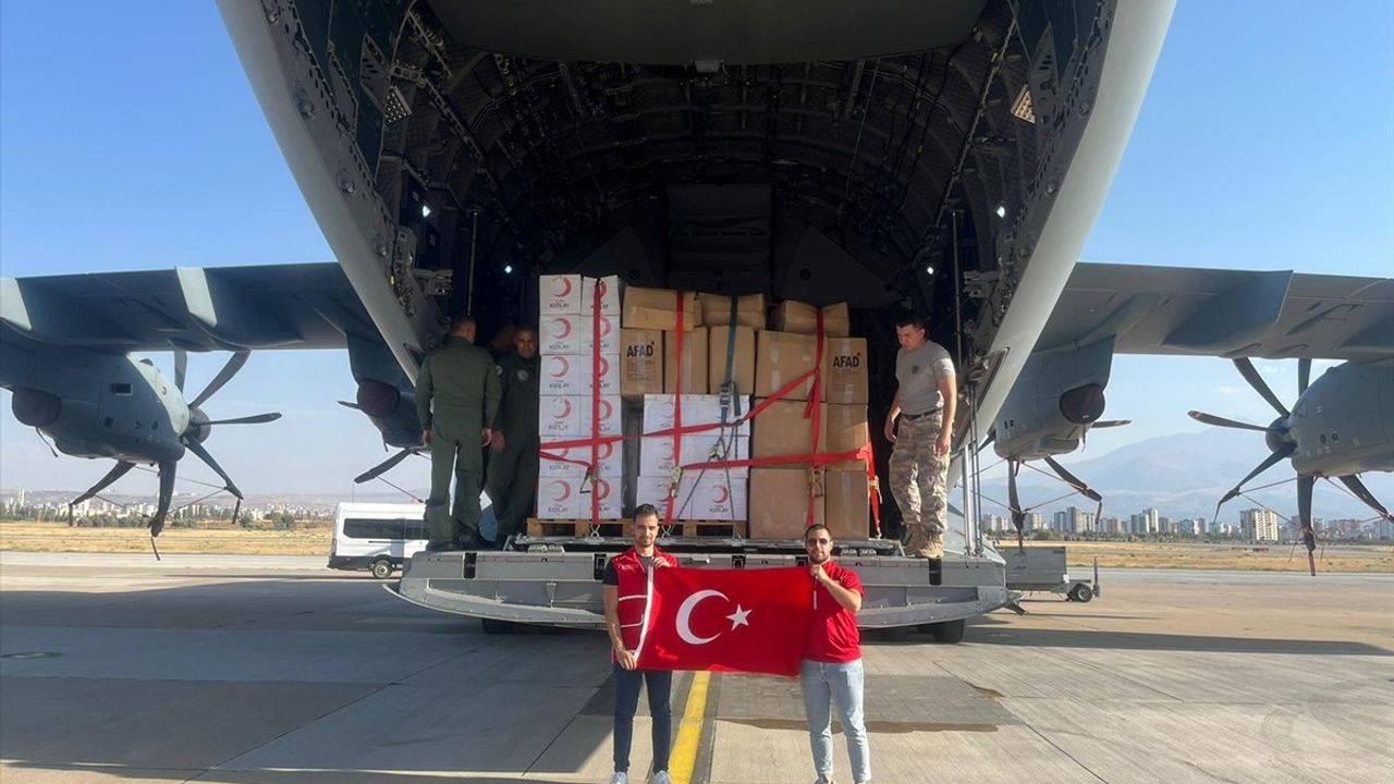 Türkiye'den Afganistan'a Yardım Uçağı Gönderildi
