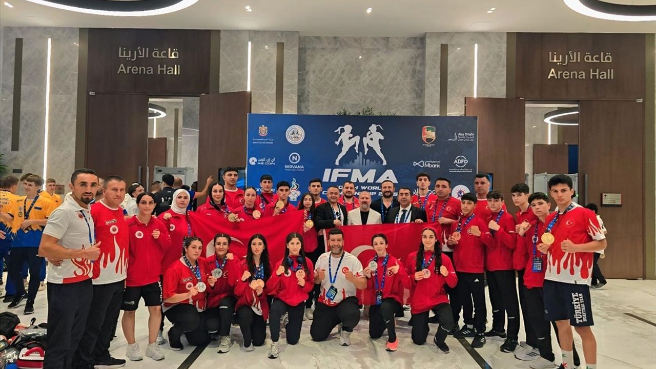 Türkiye Genç Muay Thai Takımı, Dünya Şampiyonası'ndan 15 Madalya ile Döndü