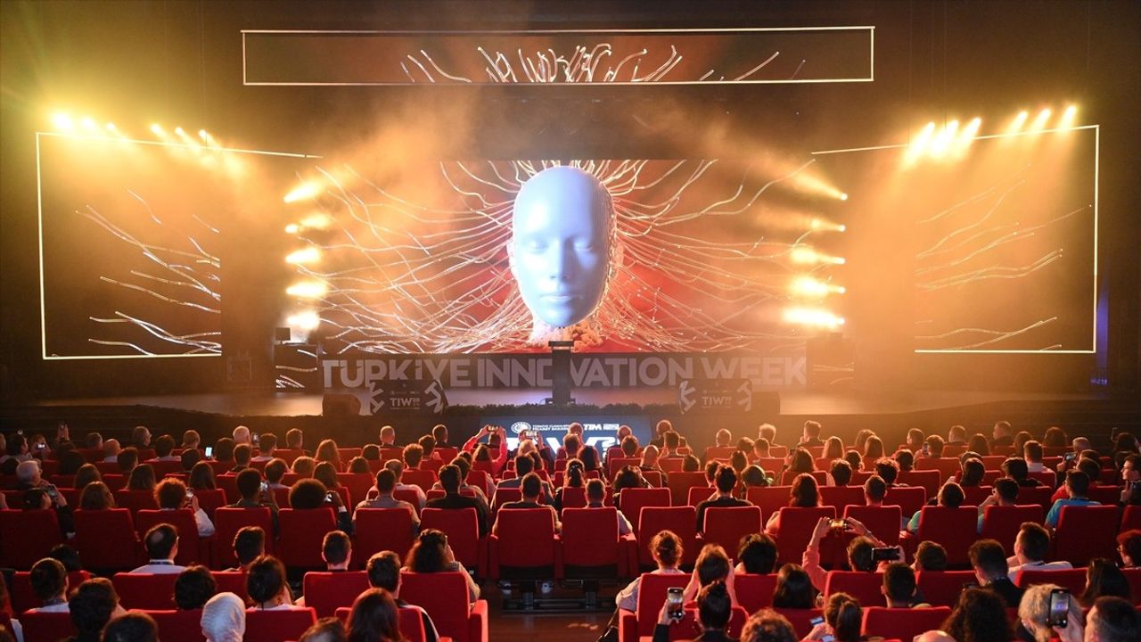 Türkiye Innovation Week 2025'e Efsanevi Hakem Collina Katılıyor