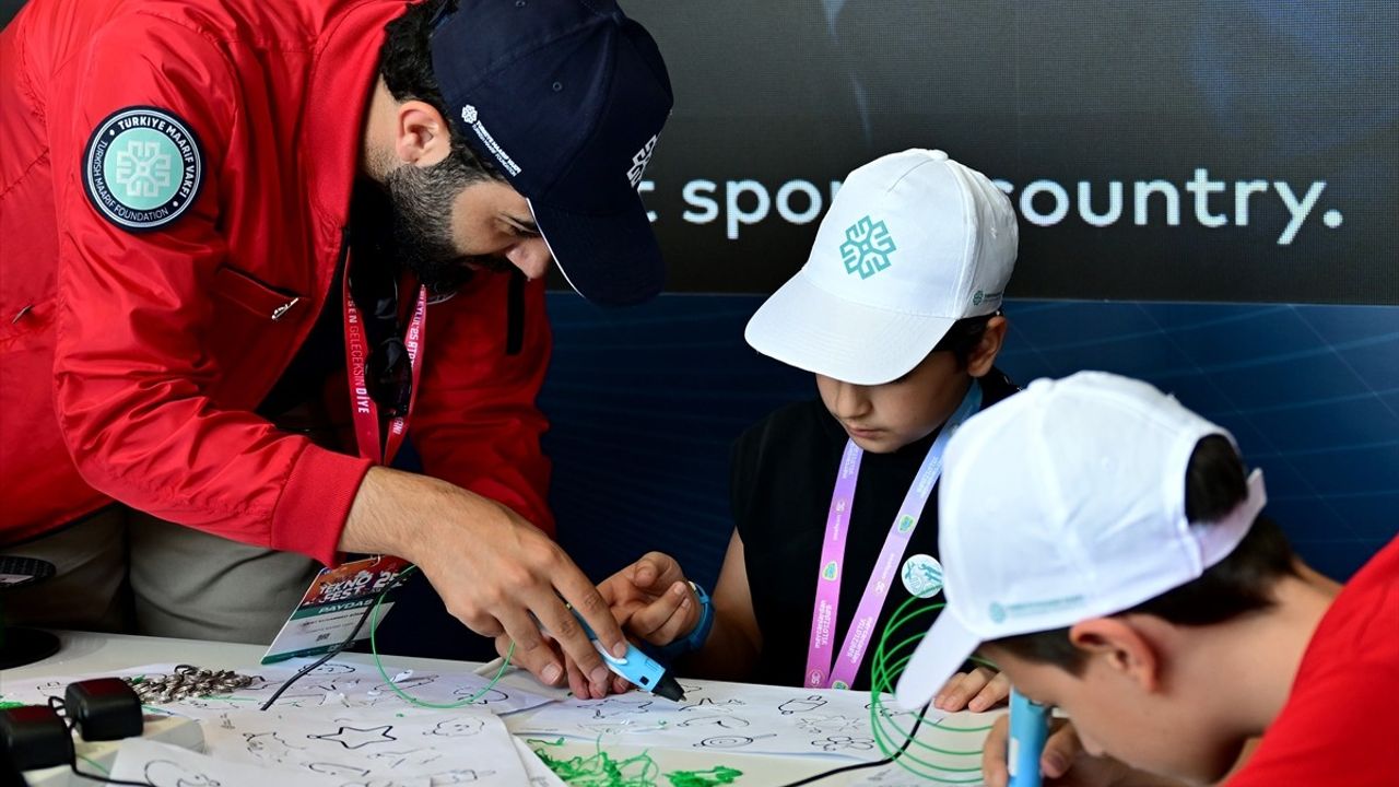Türkiye Maarif Vakfı Öğrencileri TEKNOFEST'te Projeleriyle Yer Aldı