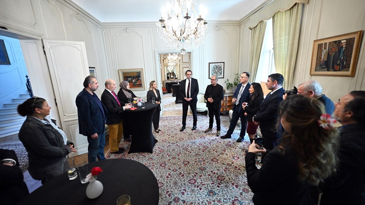 Türkiye'nin Brüksel Büyükelçisi Tantekin Türk Gazetecilerle Buluştu