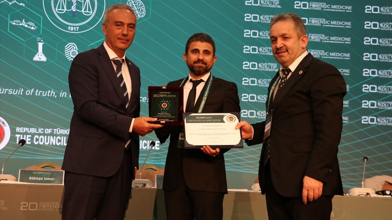 Uluslararası 20. Adli Tıp Günleri'nde Sağlık Dolandırıcılığına Dikkat Çekildi