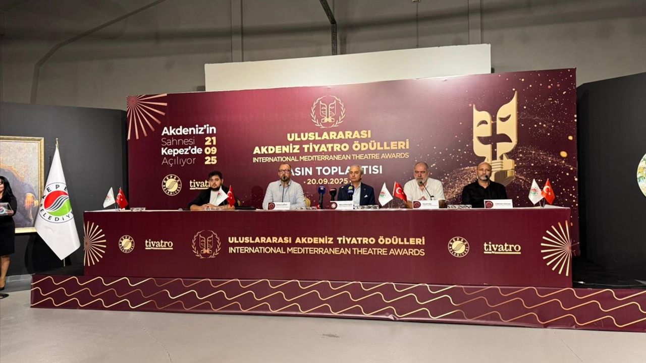 Uluslararası Akdeniz Tiyatro Ödülleri Antalya'da Sahiplerini Buluyor