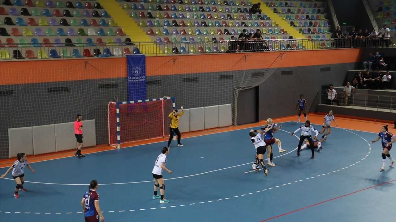 Üsküdar Belediyespor Kadınlar Süper Lig'de Ortahisar'ı Geride Bıraktı