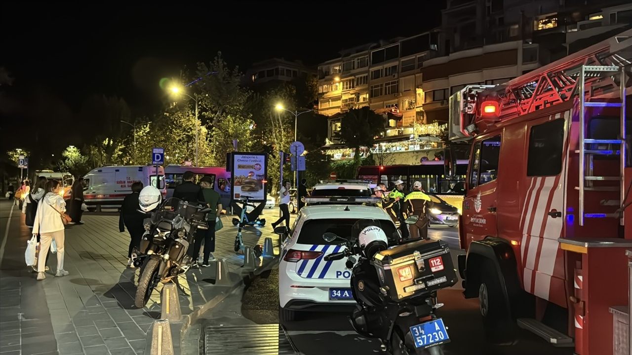 Üsküdar'da Vapur ve Yük Gemisi Çarpıştı: 8 Yaralı