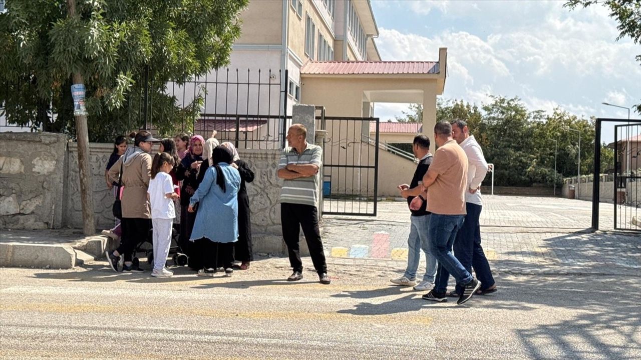 Van'da Eğitim Kurumunda Bıçaklı Saldırı
