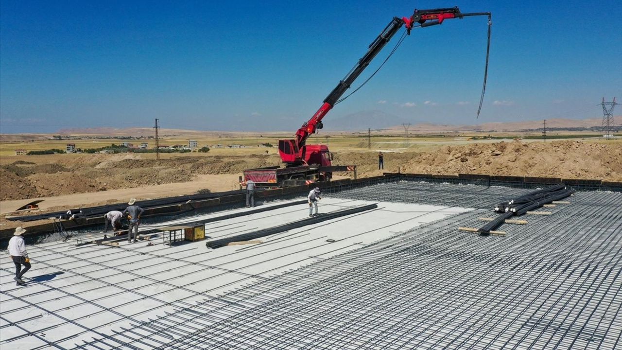 Van'da Yeni Şehirler Arası Otogar İnşaatı Devam Ediyor