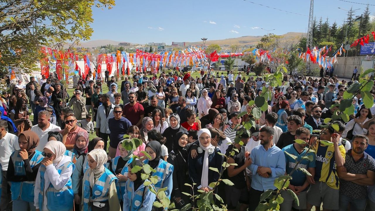 Van GölFest'te Gençler Geleceğe Umutla Bakıyor