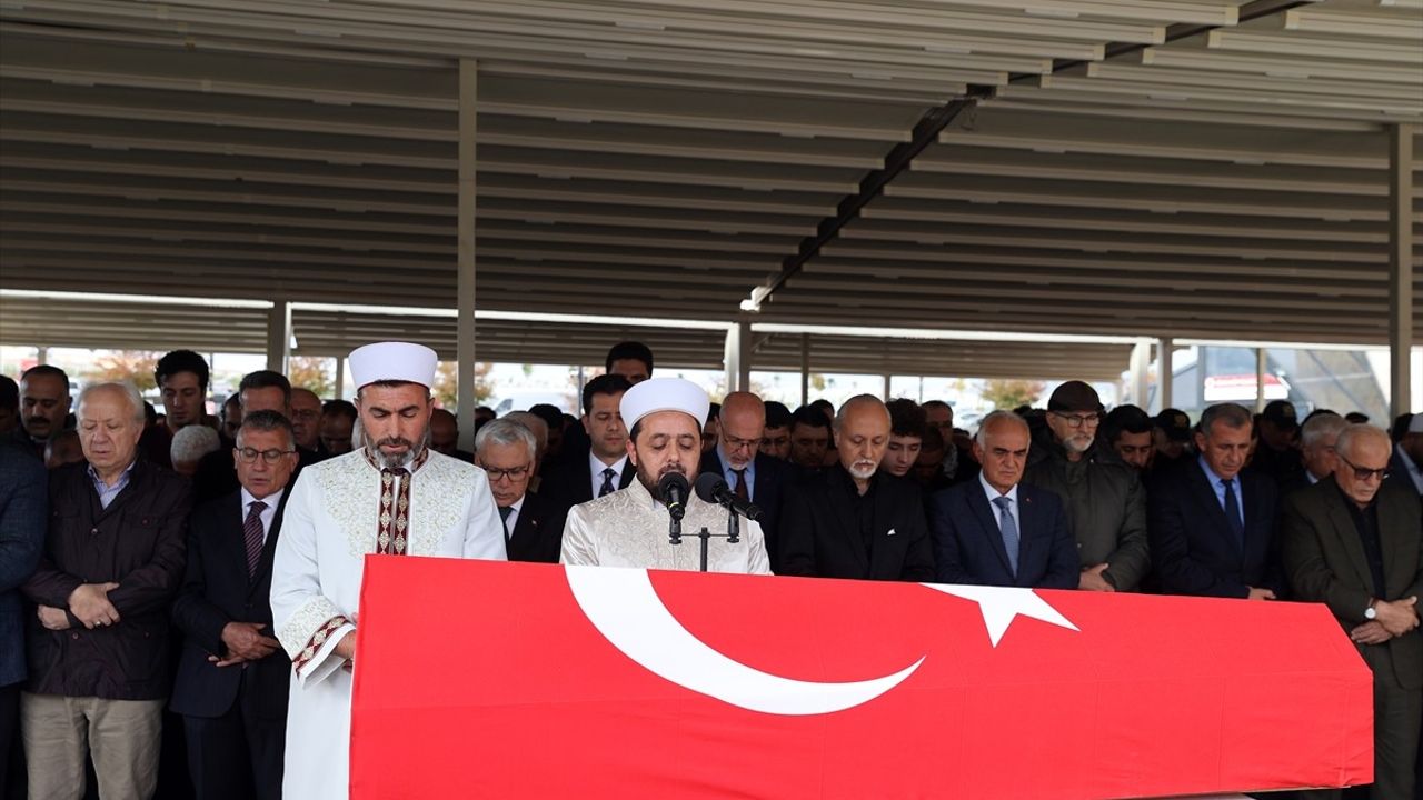 Yavuz Bülent Bakiler Son Yolculuğuna Uğurlandı