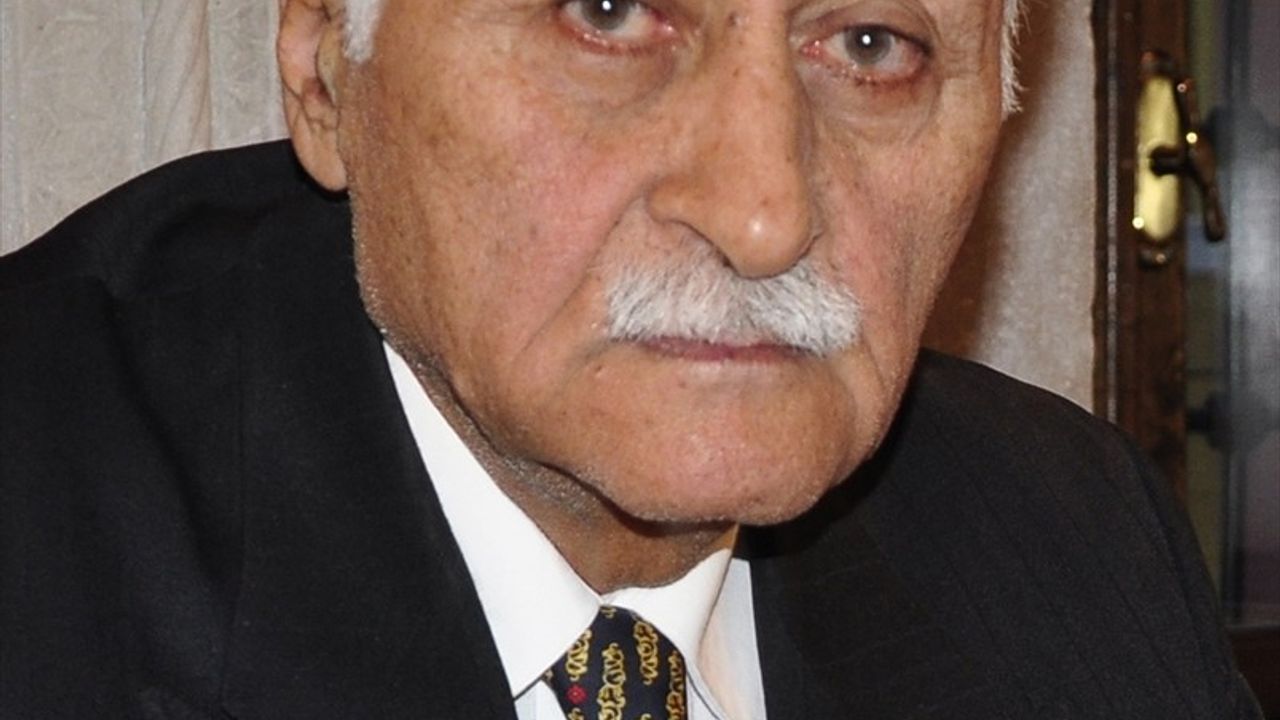 Yavuz Bülent Bakiler: Türk Edebiyatının Gözbebeği