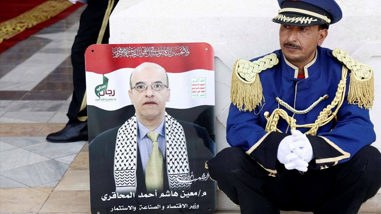 Yemen'de Husi Yetkililer İçin Cenaze Töreni Düzenlendi