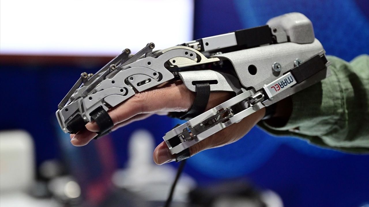 Yerli Robotik El Rehabilitasyon Sistemi ile Düşük Maliyetli Tedavi