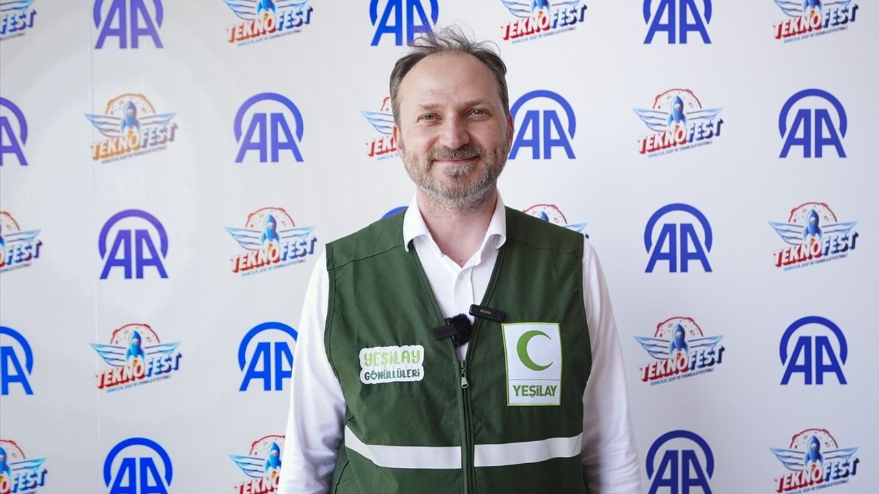 Yeşilay Genel Başkanı Dinç, TEKNOFEST'te