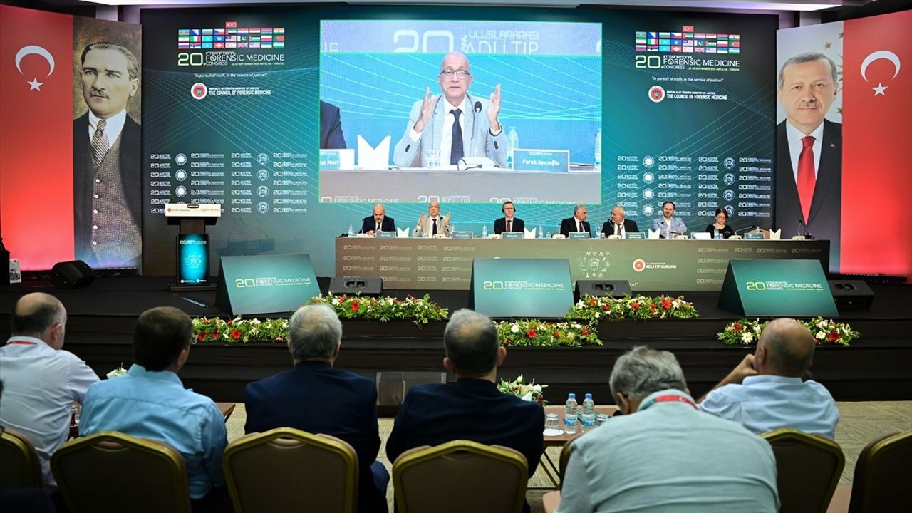 Yeşilay Genel Başkanı Dinç'ten Bağımlılıkla Mücadele Vurgusu