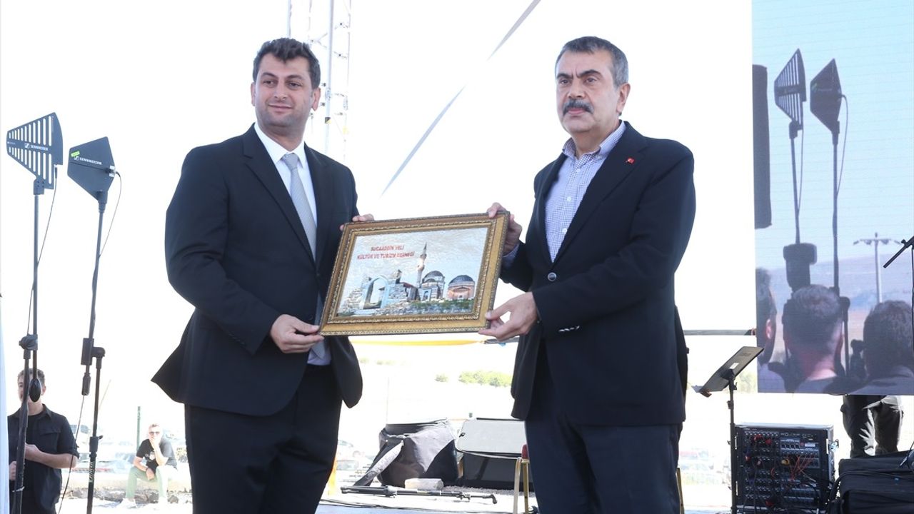 Yusuf Tekin, 'Türkiye Yüzyılı Maarif Modeli'ni Savundu