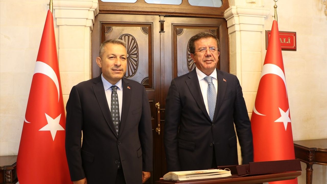 Zeybekci Kilis'te Türkiye Yüzyılı Buluşmaları'nda Konuştu