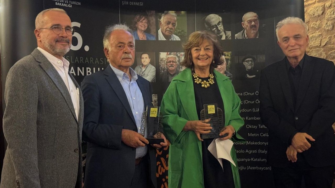16. Uluslararası İstanbul Şiir ve Edebiyat Festivali'nde Ödüller Sahiplerini Buldu
