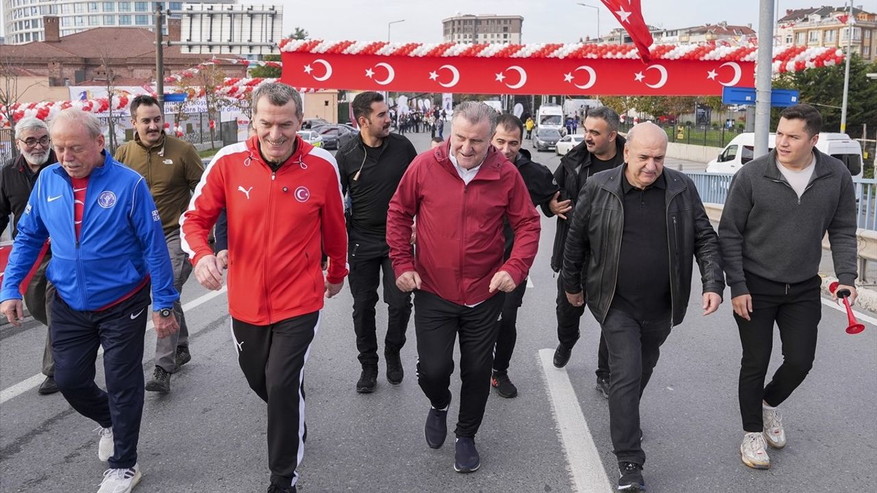 16. Zeytinburnu Cumhuriyet Koşusu Coşkuyla Gerçekleşti