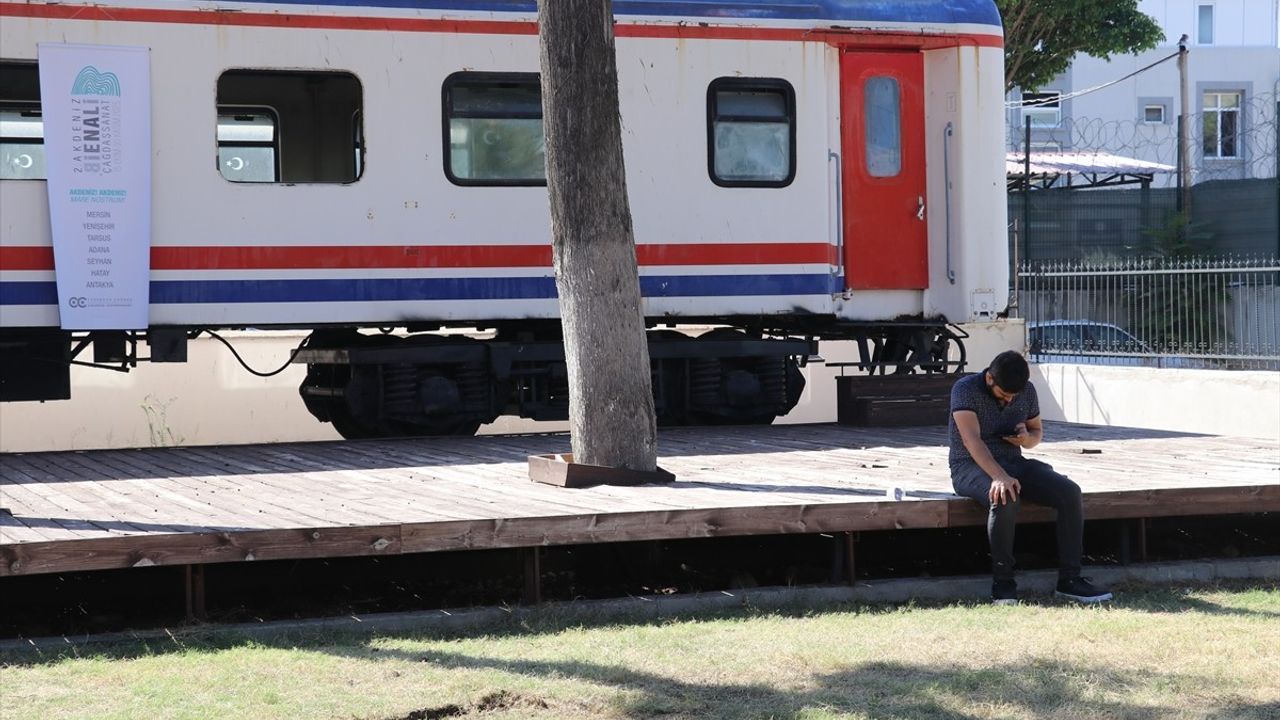 2. Akdeniz Bienali Adana'da Sanatseverlerle Buluştu