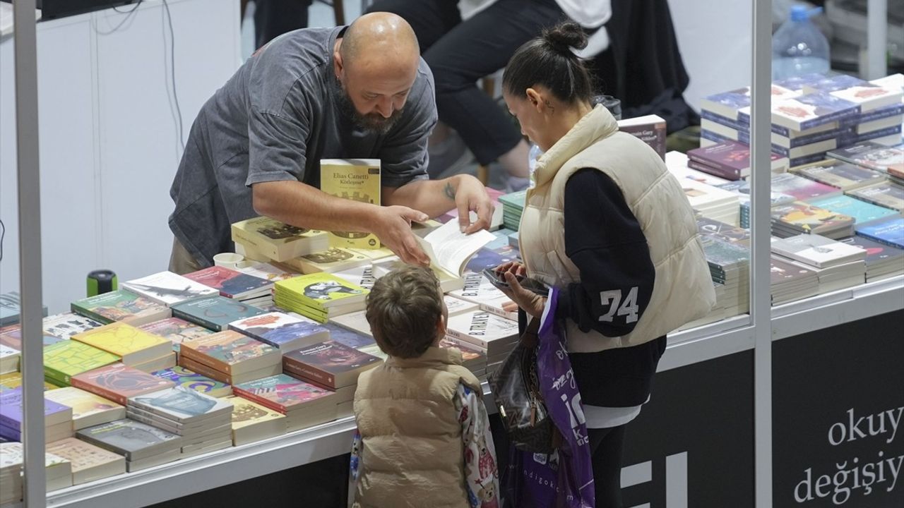 22. Ankara Kitap Fuarı'nda Yoğun İlgi