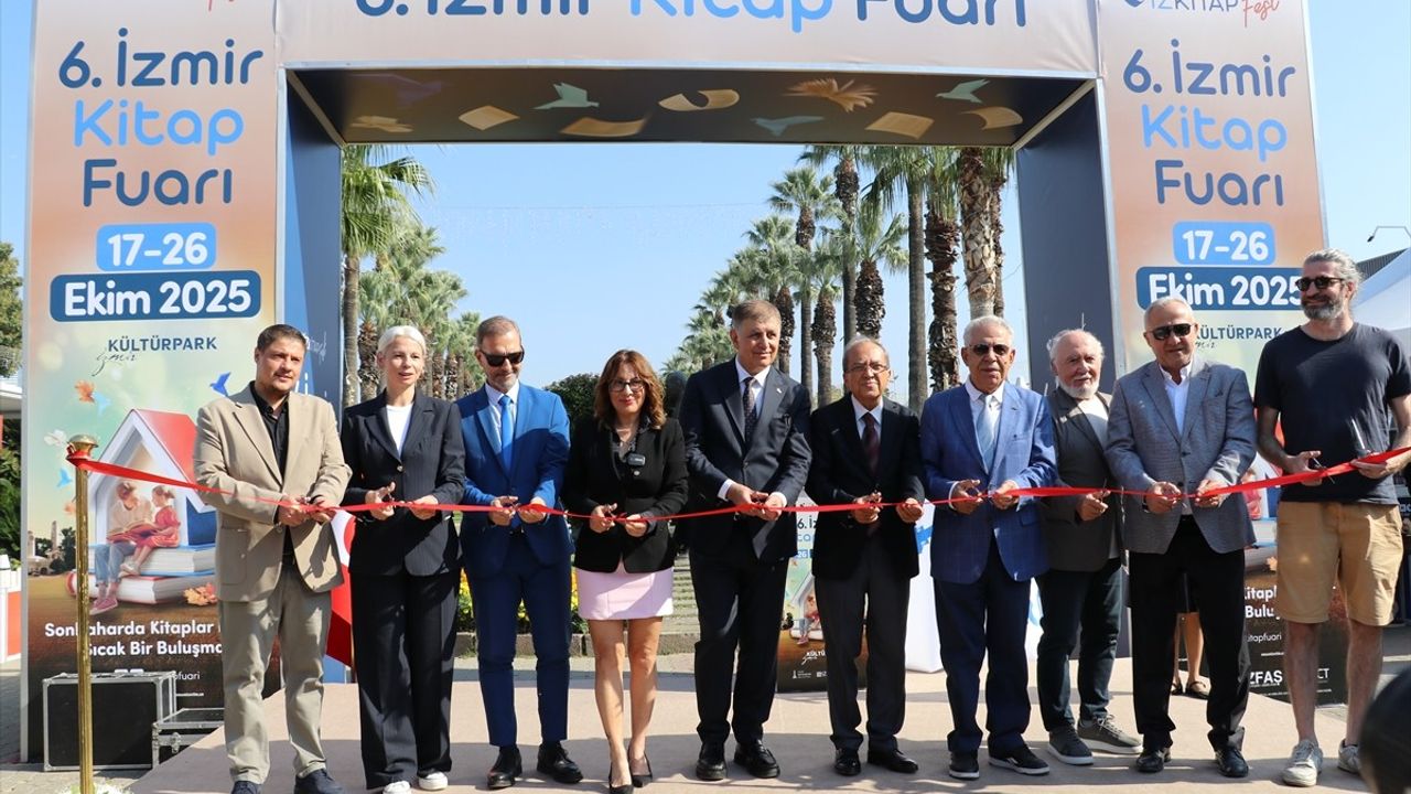 6. İzmir Kitap Fuarı Kapılarını Açtı