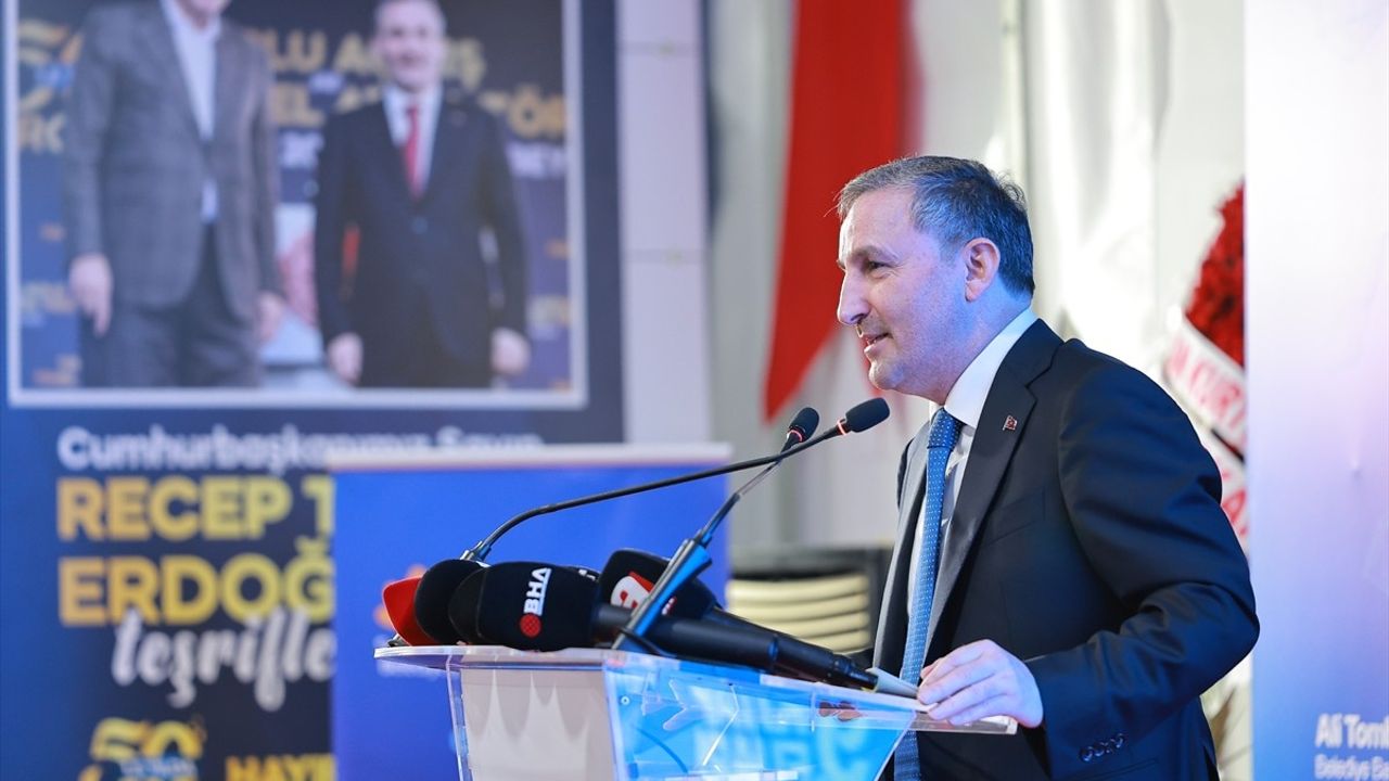 9. Sultanbeyli Kitap Fuarı "Okuyan Aile, Düşünen Nesil" Temasıyla Başladı