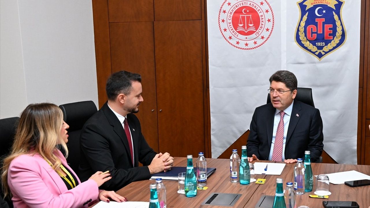 Adalet Bakanı Tunç, Bosna Hersekli Meslektaşı ile Görüştü