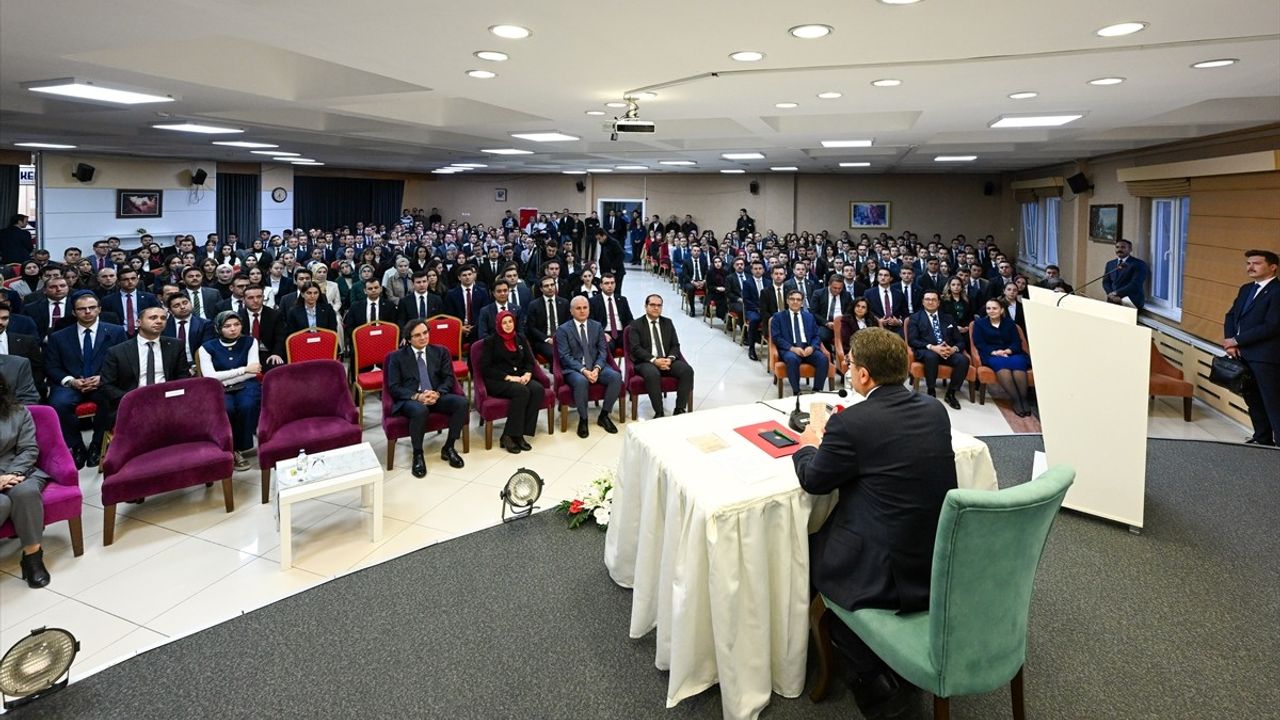 Adalet Bakanı Tunç, Türkiye Adalet Akademisi'nde Eğitim Programına Katıldı