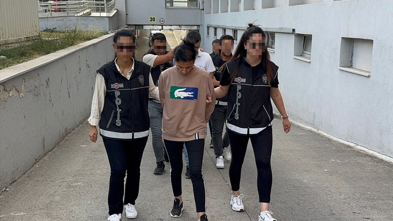 Adana'da Dolandırıcılık Operasyonu: 3 Kişi Tutuklandı