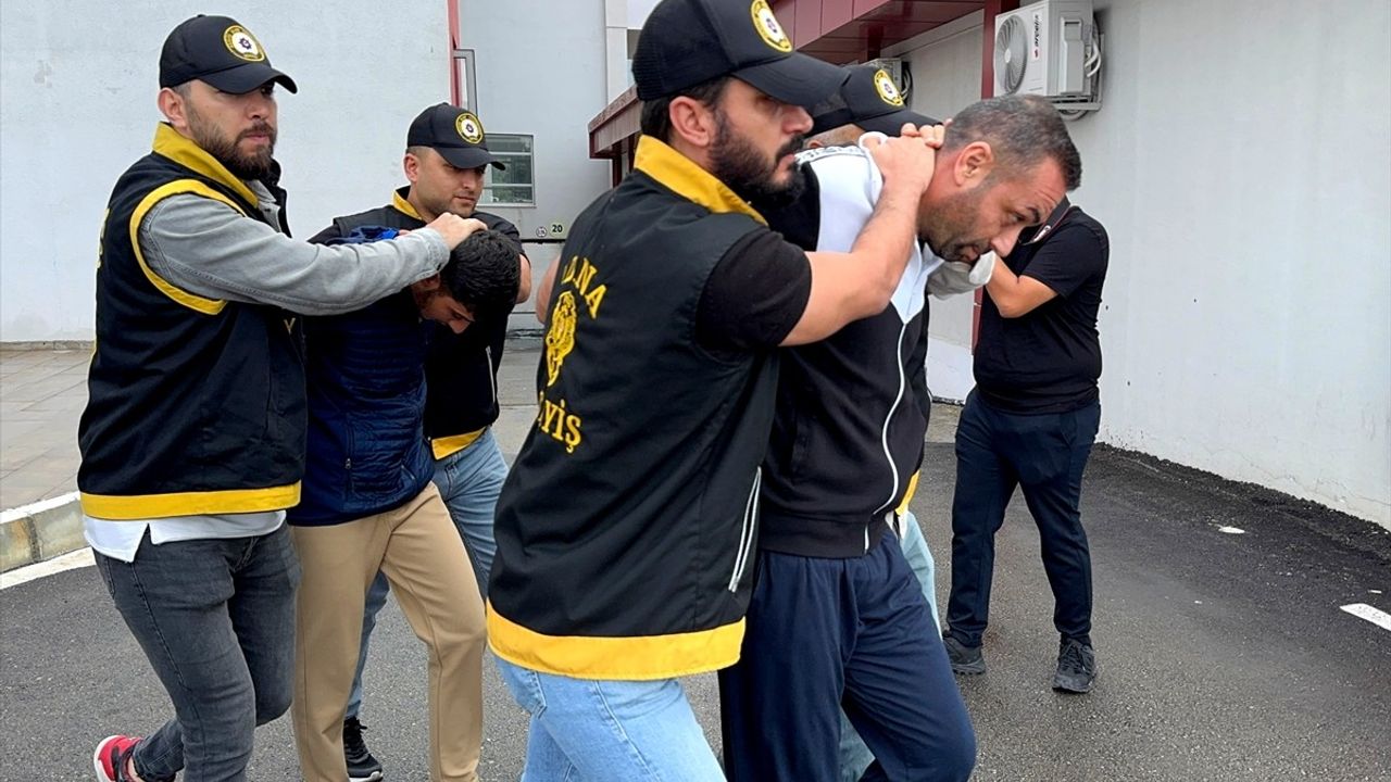 Adana'da El Bombası Atma Olayında 4 Zanlı Tutuklandı