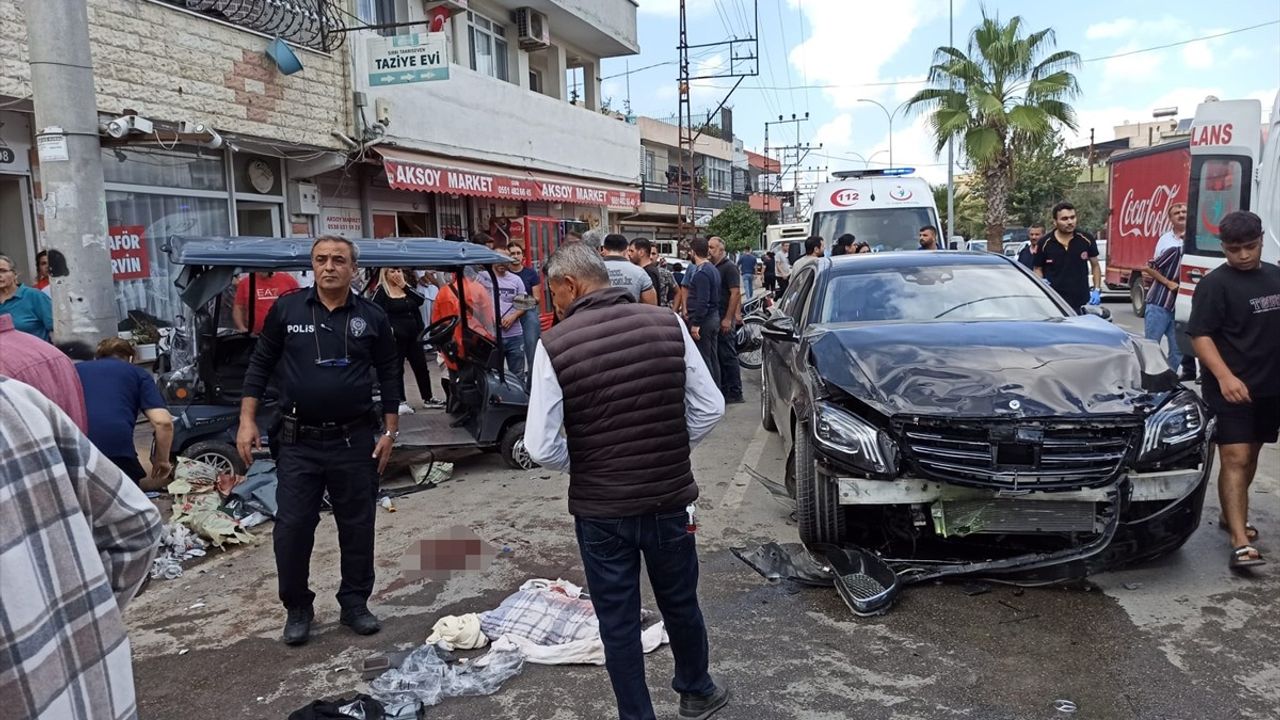 Adana'da Elektrikli Golf Aracı Kazası: 3 Yaralı