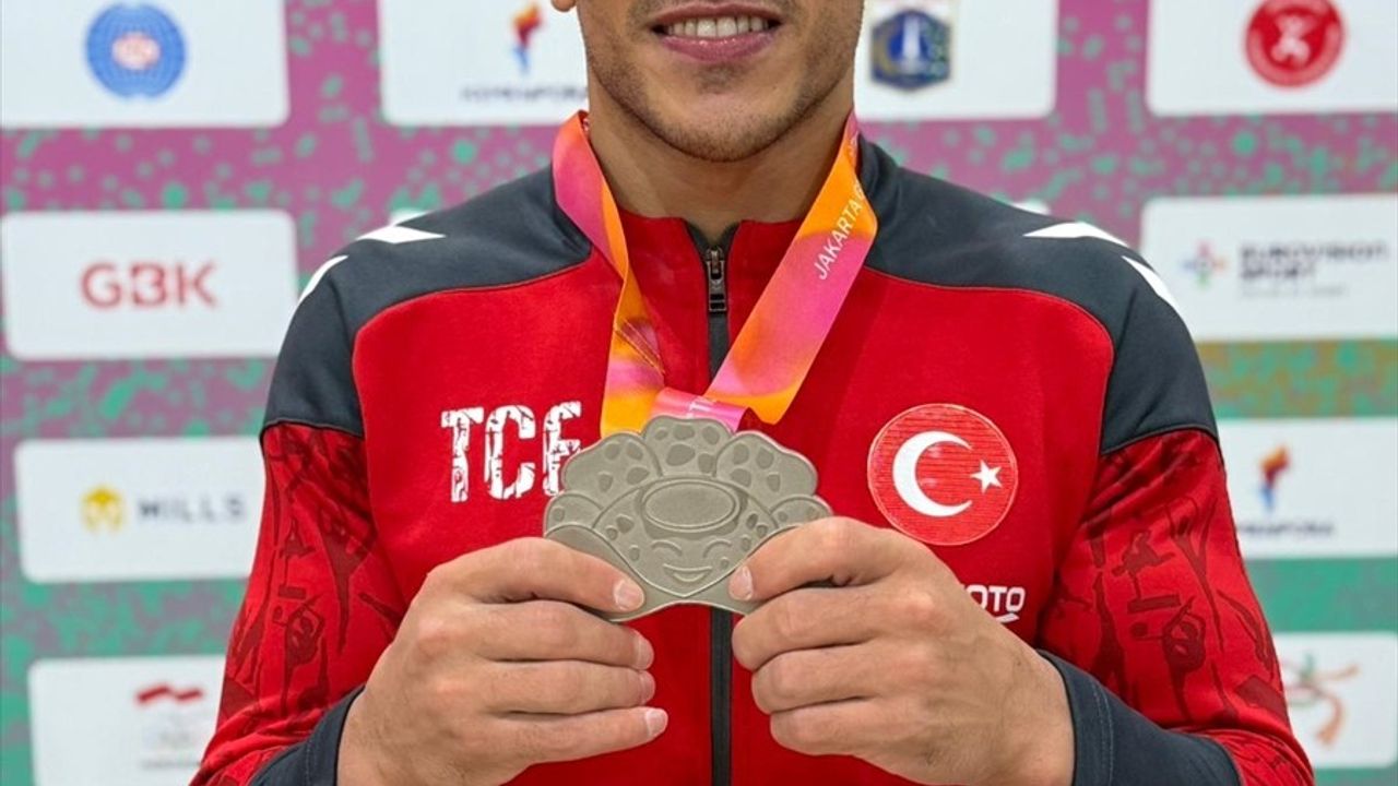 Adem Asil Dünya 2'ncisi Oldu