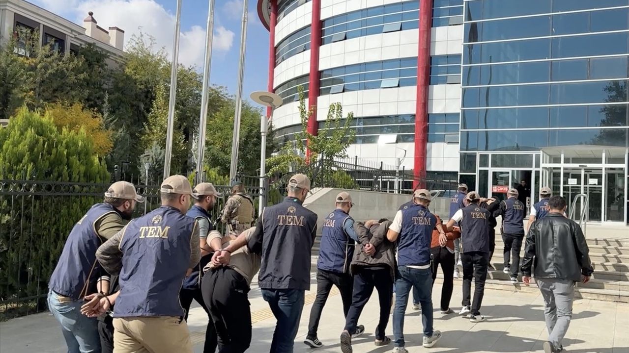 Adıyaman'da DEAŞ Operasyonunda 5 Zanlı Tutuklandı