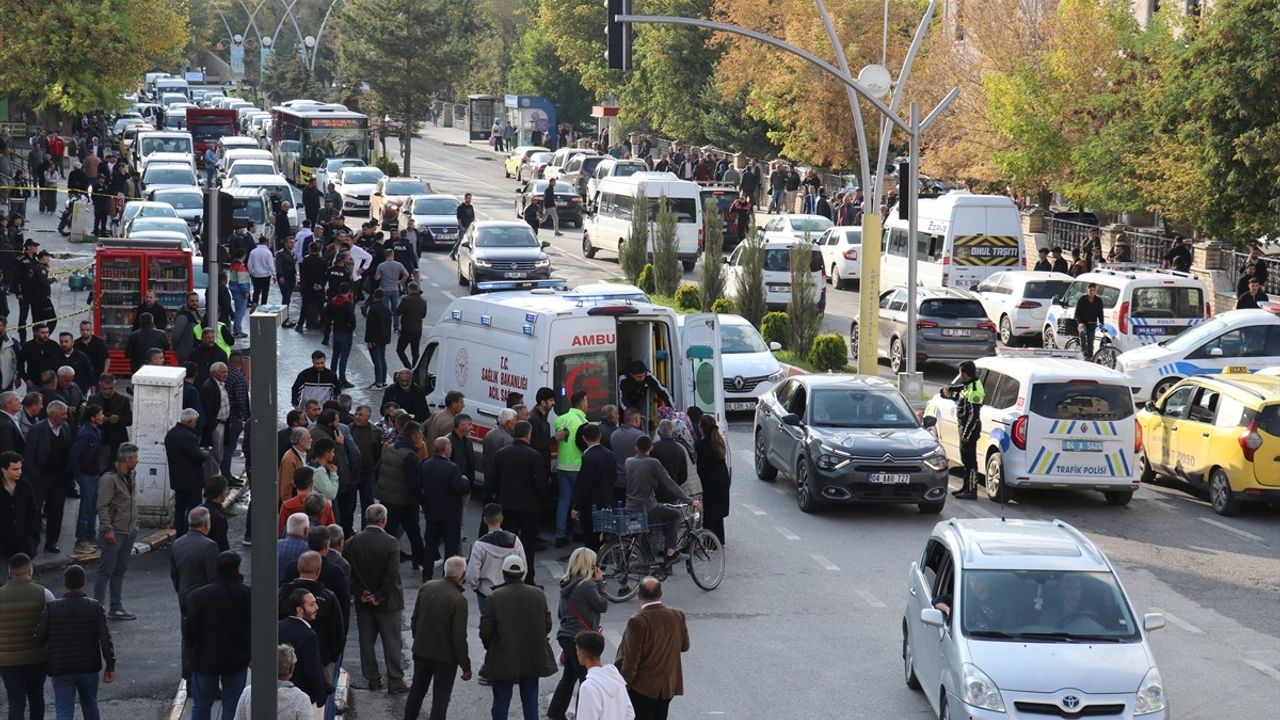 Ağrı'da Silahlı ve Bıçaklı Kavga: 4 Yaralı